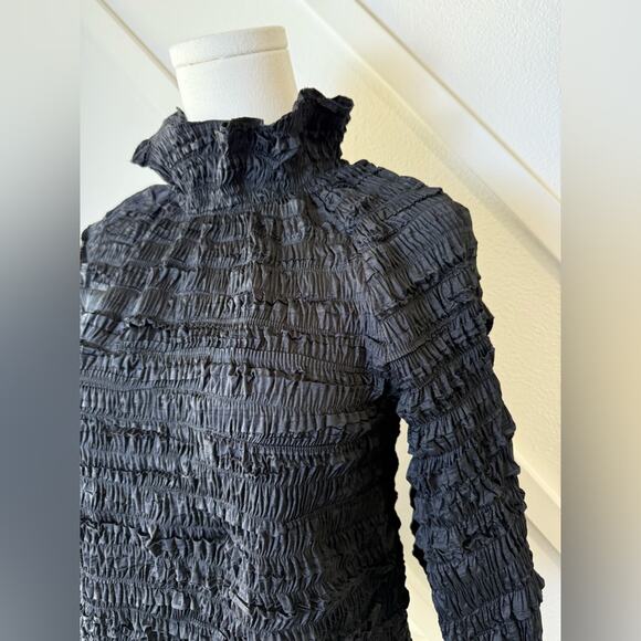 Cynthia Rowley Ruffle Neck 3/4 Sleeve All Over Smocked Blouse Black Size XS - Picture 2 of 10